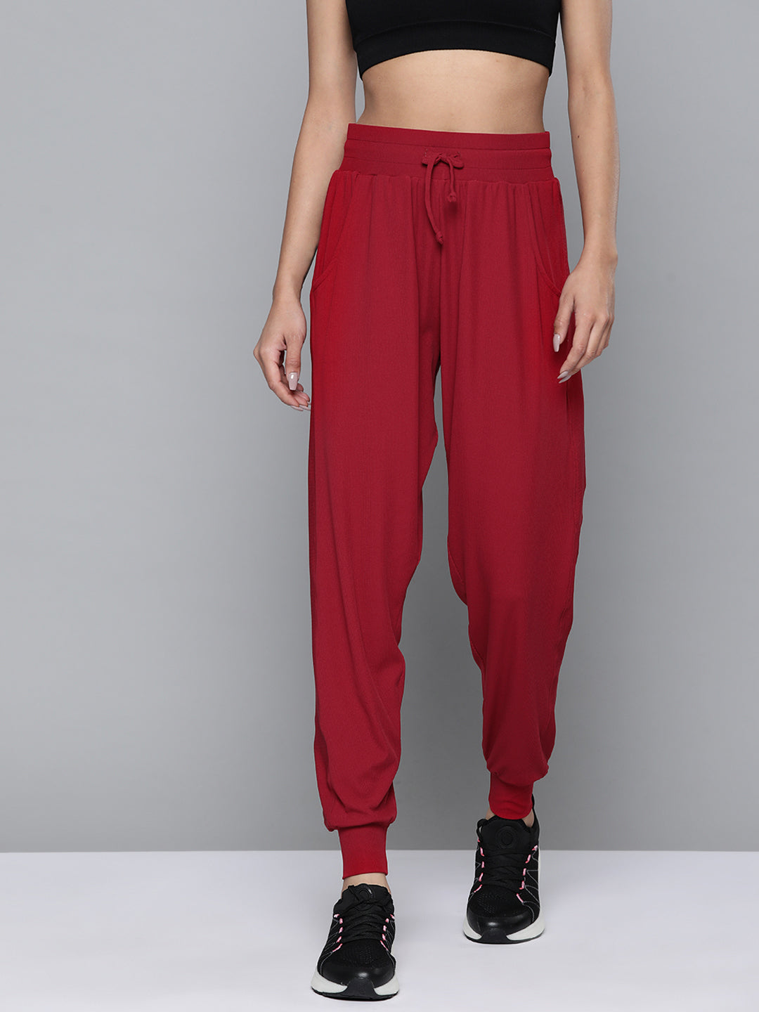 Women's Maroon Solid Relaxed Fit Dry Fit Gym Joggers