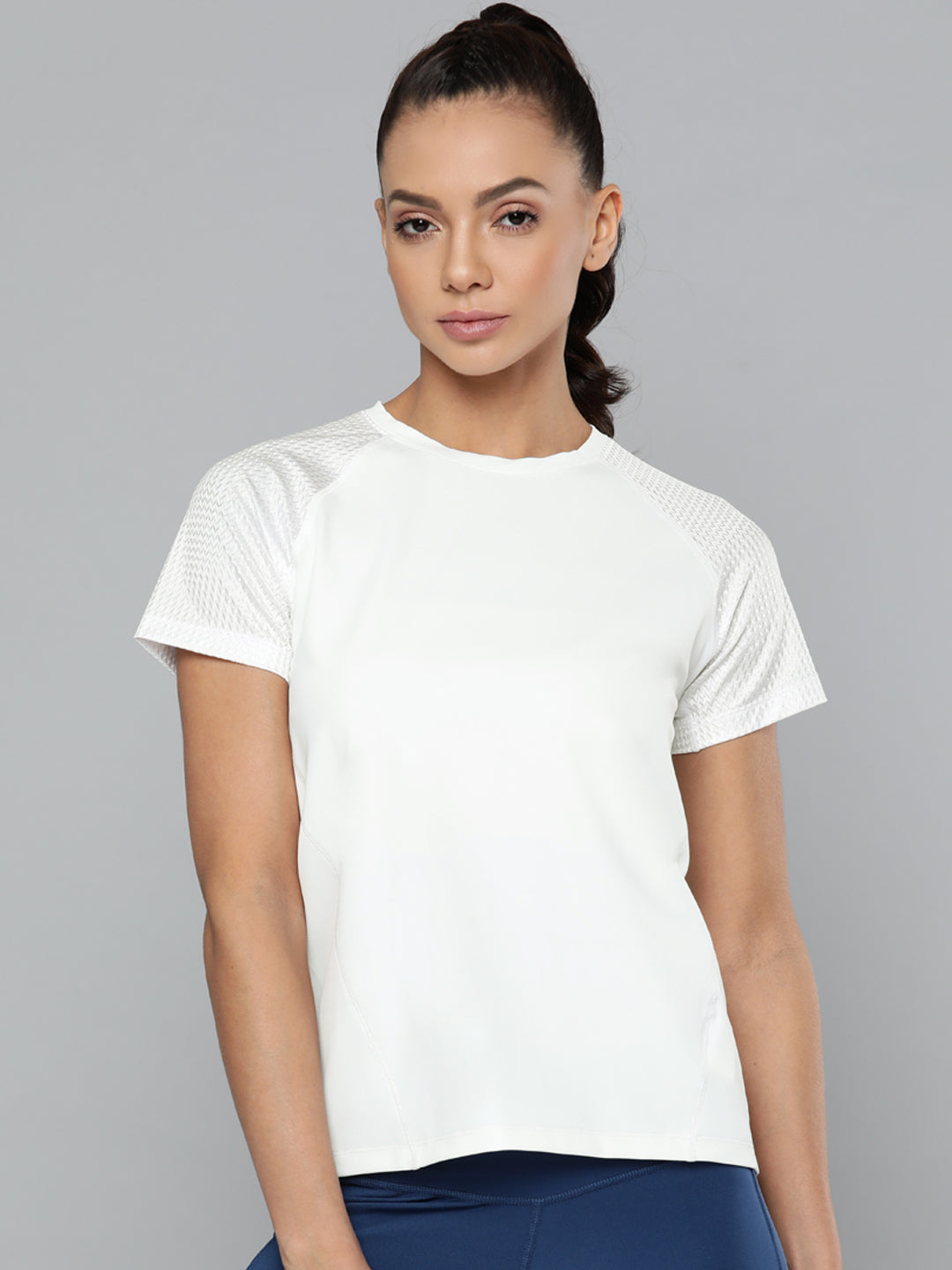 Women's White Training or Gym Solid T-shirt