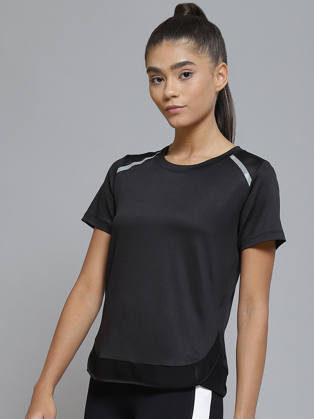 Women Black Solid Knitted Rapid-Dry T-shirt – Fitkin